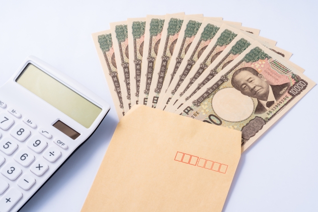 電卓と現金