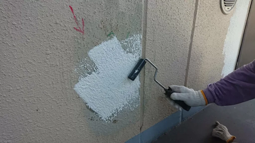 塗装職人の作業画像