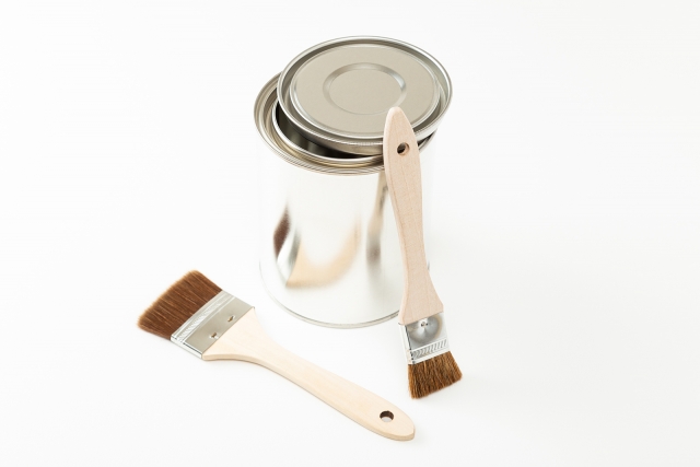 塗料と刷毛
