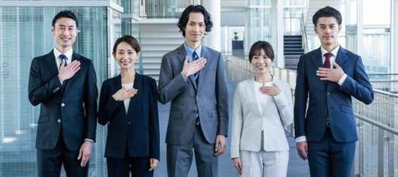 自身に満ち溢れたビジネスマン